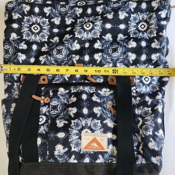 High Sierra Clybourn Tote Bag, Blue & White Geometric Eclipse/Raven, One Size - Picture 9 of 12